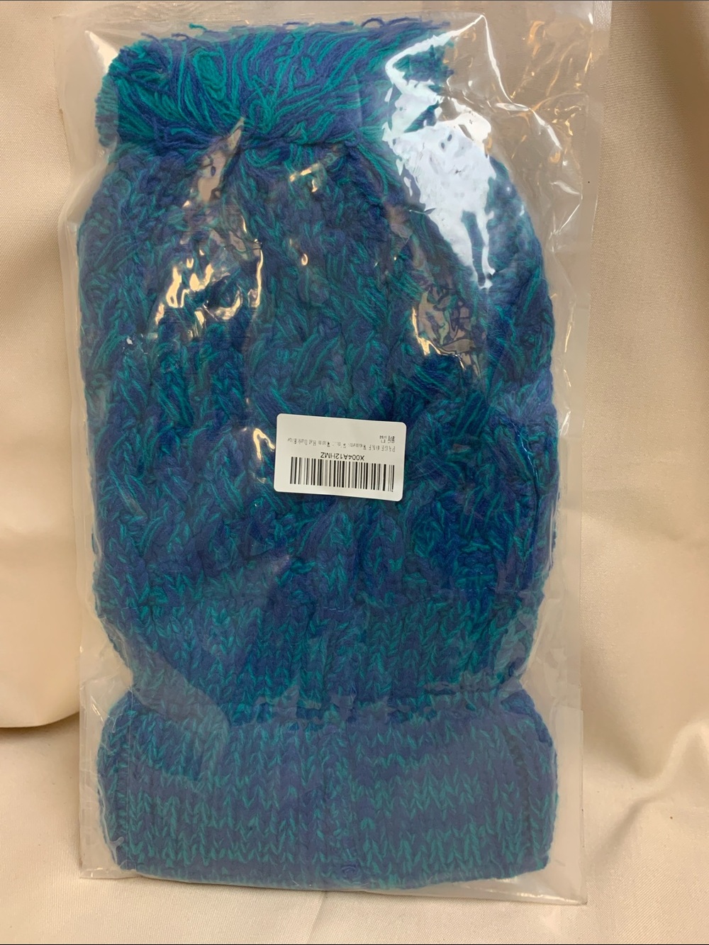 TANSANMAGNESIUM Brand New Chunky Cable Knit Fringed Pom Beanie Hat – Blue/Teal